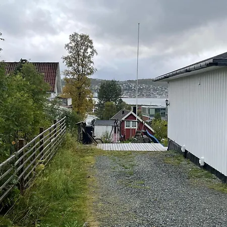 Romslig Hybel Leilighet Tromsø Eksteriør bilde
